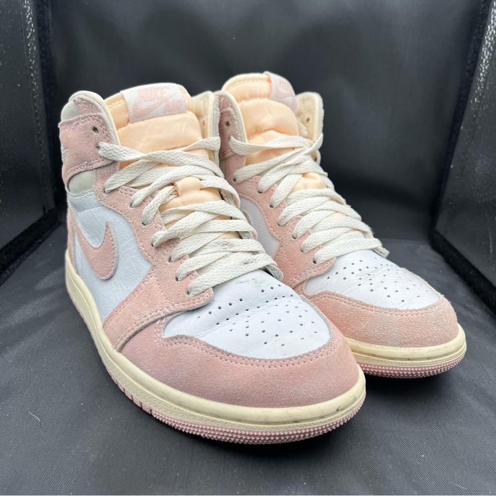 Nike Air Jordan 1 Retro High OG in the "Washed Pink" pre-yellowed midsole 5.5 - Picture 2 of 16